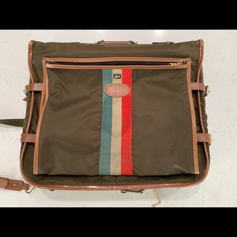 Lark Vintage Travel Luggage